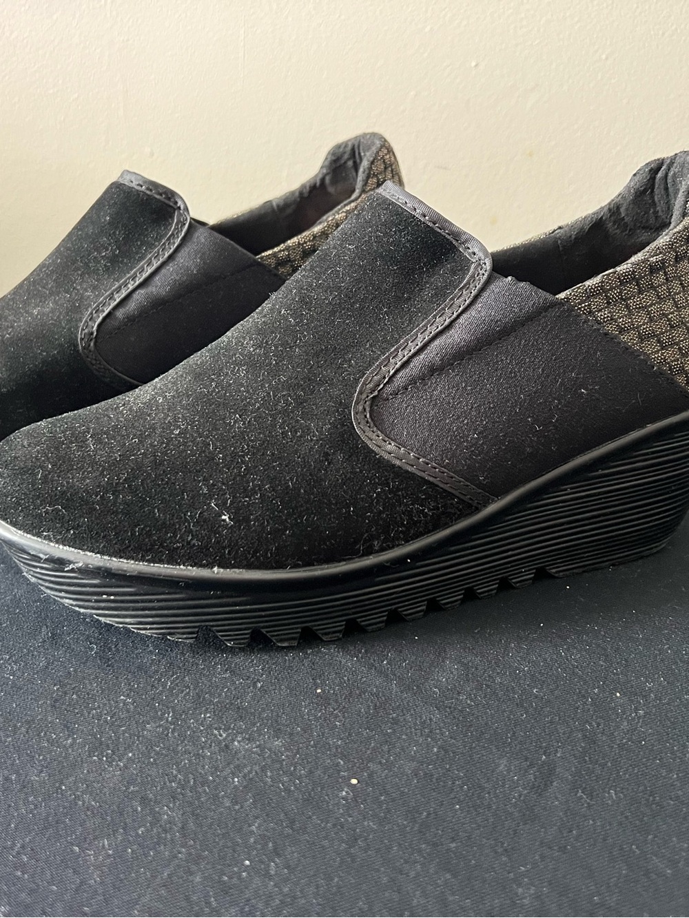 Bernie Mev New York. Black Slip-On Wedge Mule 2” heel